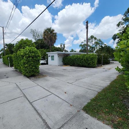 Private Aparment Studio In The Hard Of Miami Unit # 6 Opa-locka Bagian luar foto