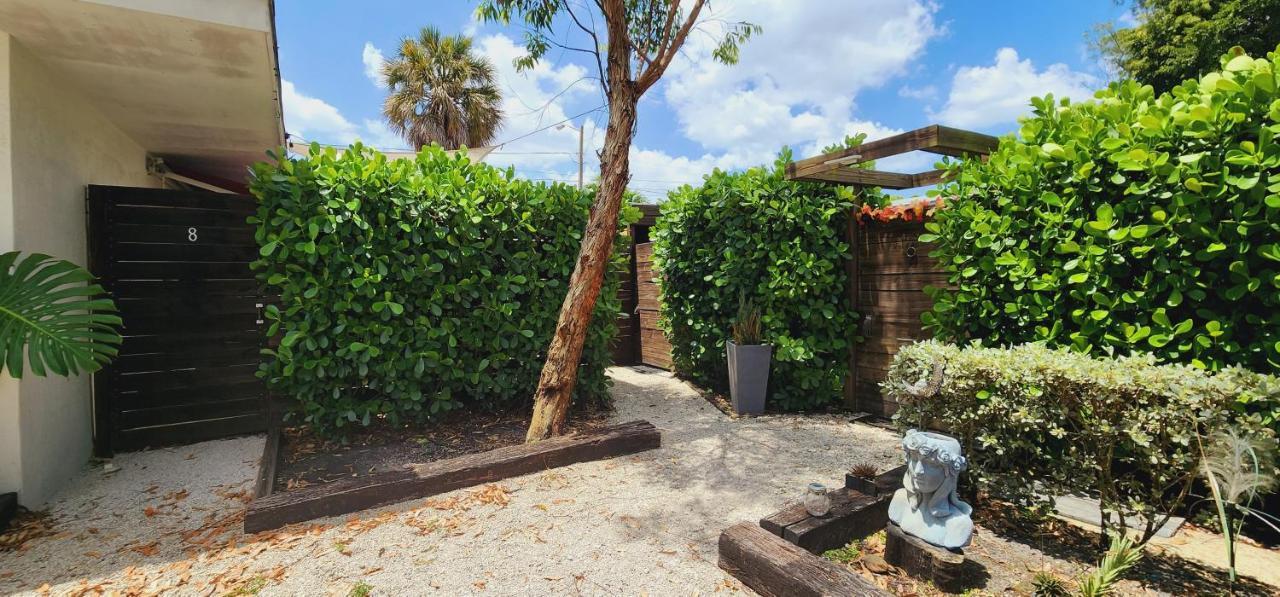 Private Aparment Studio In The Hard Of Miami Unit # 6 Opa-locka Bagian luar foto