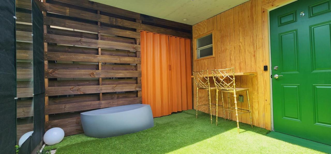 Private Aparment Studio In The Hard Of Miami Unit # 6 Opa-locka Bagian luar foto